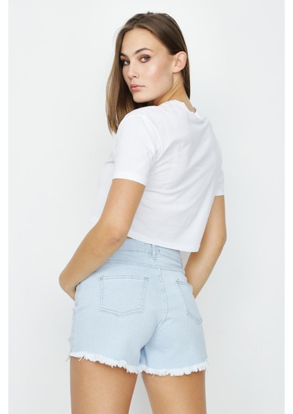 Kadın Yırtık Detaylı Mini Denim Şort