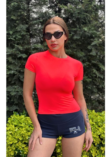 Fitted/vücuda Oturan Crop T-Shirt indirimleri