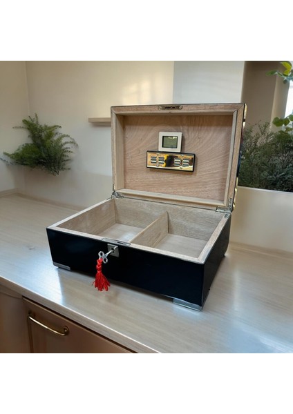 Lubinski Italy Humidor Puro Kutusu Piano Parlak Siyah 70's