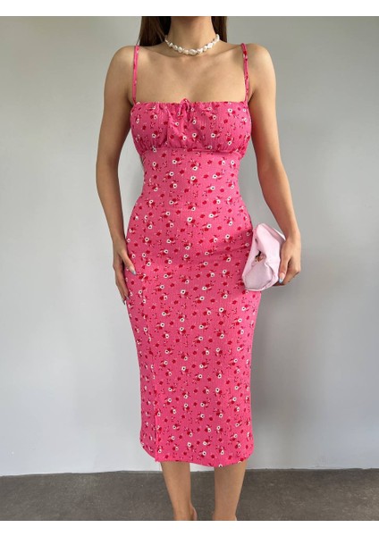 Kadın Ince Askılı Önü Bağlama Detaylı Yırtmaçlı Çiçek Desenli Midi Elbise Pembe fiyatları