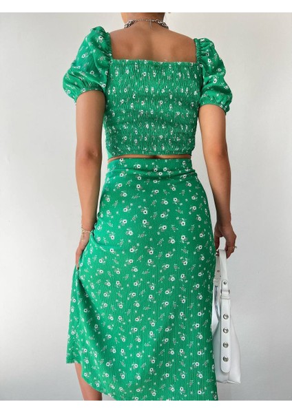 Kadın Çiçek Desenli Yırtmaçlı Etek ve Önü Bağlama Detaylı Sırtı Gipeli Bluz Alt Üst Takım Yeşil fırsatları