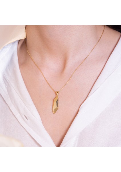 Taşsız Plakalı Kolye