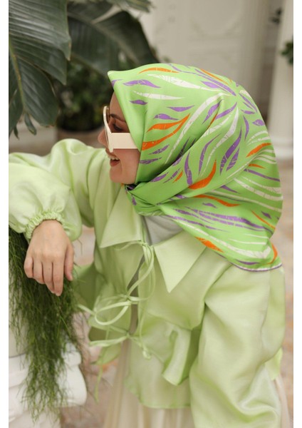 Fıstık Yeşili Desenli Tivil Ipek Eşarp 11432-06 fırsatları