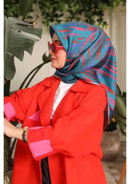 Petrol Yeşili Pembe Desenli Tivil Ipek Eşarp 11432-59 fırsatları