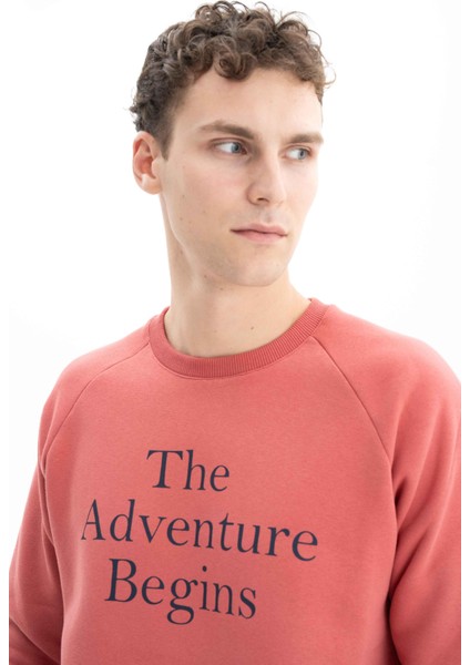 Erkek Yazı Baskılı Regular Fit Bisiklet Yaka Sweatshirt K26124600001 fiyatları