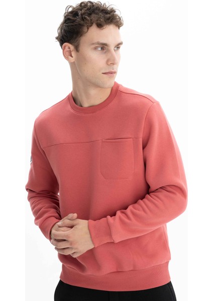 Erkek Regular Fit Cepli Bisiklet Yaka Sweatshirt K26124600601