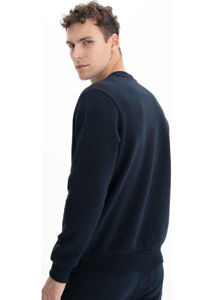 Erkek Baskılı 3 İplik Şardonlu Regular Fit Bisiklet Yaka Sweatshirt K26124600801 fırsatları