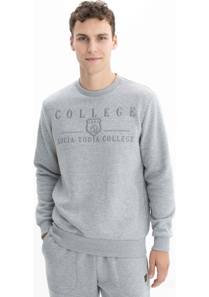 Erkek Baskılı 3 İplik Şardonlu Regular Fit Bisiklet Yaka Sweatshirt K26124600801 modelleri