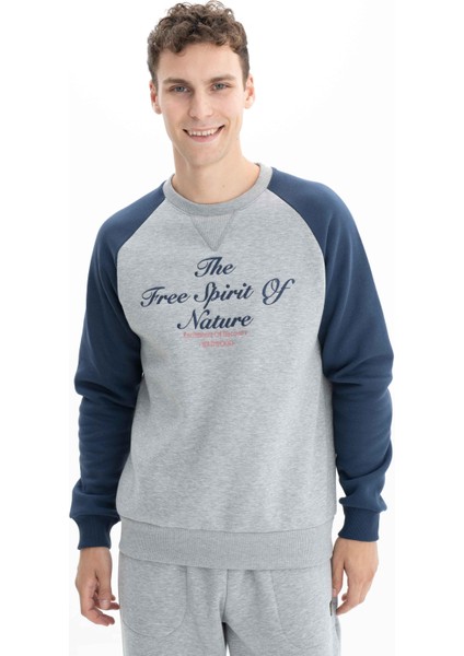 Erkek Regular Fit Baskı Yazılı Bisiklet Yaka Sweatshirt K26124600301 modelleri