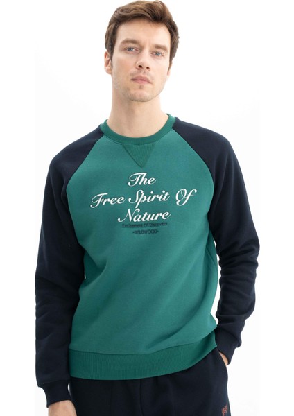 Erkek Regular Fit Baskı Yazılı Bisiklet Yaka Sweatshirt K26124600301 fırsatları