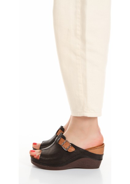 Deri Lazer Deliklı Dolgu Topuk Kadın Terlik