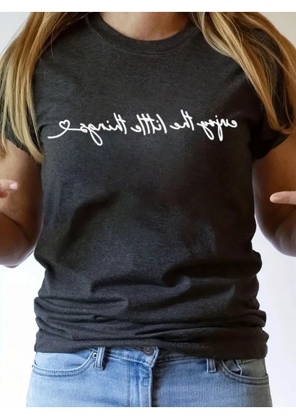 Kadın Kısa Kollu Önü Yazı Baskılı Basic Süprem T-Shirt modelleri