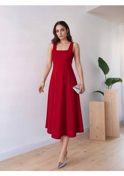 Kadın Krep Kumaş Kare Yaka Kalın Askılı Midi Boy Elbise