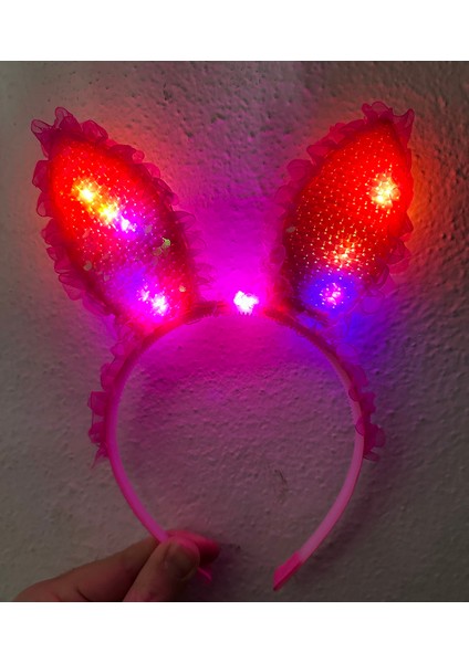 Kenarları Dantelli Fuşya Pullu Payetli LED Işıklı Tavşan Kulak Taç 23X19 cm