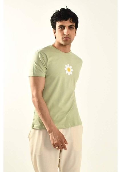 Mint Yeşili Papatya Nakış Detaylı Bisiklet Yaka T Shirt modelleri
