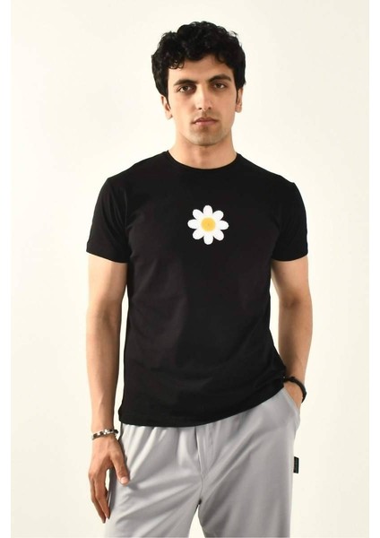 Siyah Papatya Nakış Detaylı Bisiklet Yaka T Shirt