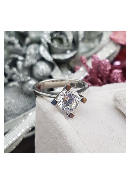 Çapraz Montür Swarovski Taşlı 925 Gümüş Tektaş Yüzük