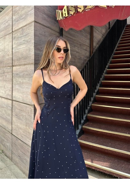 Ince Askılı Puantiyeli Uzun Viskon Elbise Lacivert modelleri