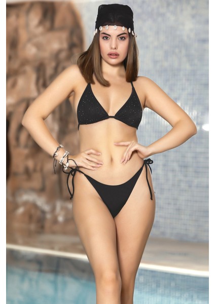 Kadın Siyah Taş Detaylı Boyundan ve Arkadan Ip Bağlamalı Üçgen Bikini Takımı HZL24S-AR1613-12