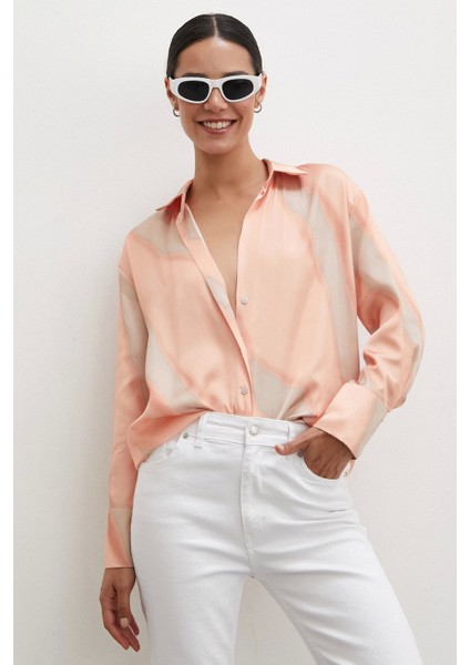 Desenli V Yaka Saten Gömlek Somon fırsatları