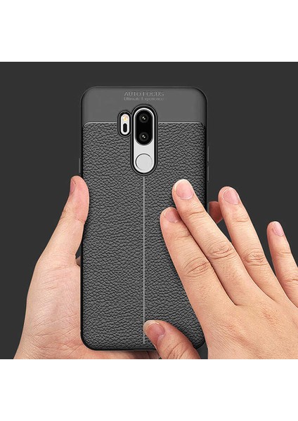 - Lg G7 Uyumlu Kılıf Deri Görünümlü Auto Focus Karbon Niss Silikon Kapak