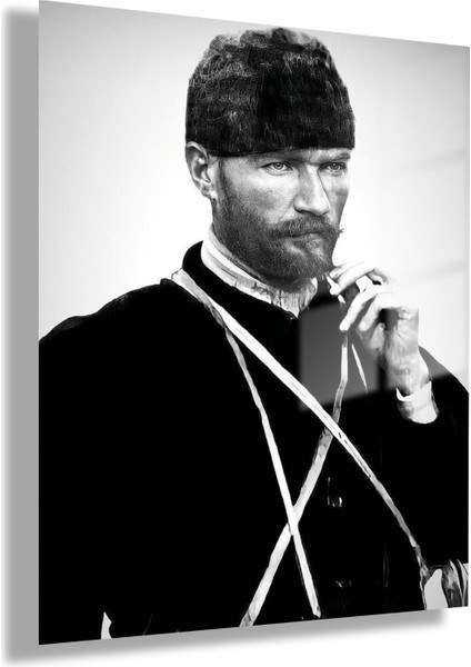 Temperli Gerçek Cam Tablo Siyah Beyaz Kalpaklı Atatürk Fotoğrafı