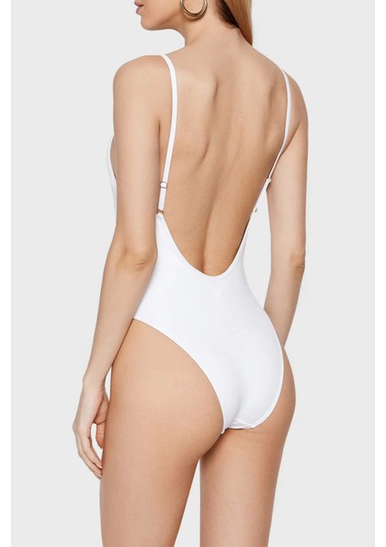 Kadın Ön Üçgen Logo Tek Parça modelleri