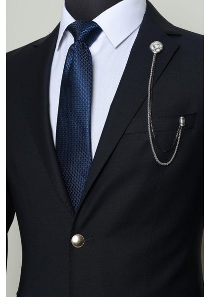 Desenli Gümüş Gri Zincirli Ceket Yaka Iğnesi modelleri