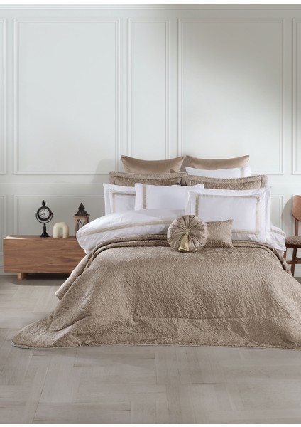 Katrina - Bej Nakışlı Nevresim & Jakarlı Elyaflı Yatak Örtüsü Seti fırsatları