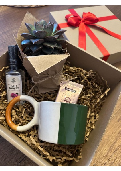 Anneye, Ablaya, Arkadaşa Çiçekli Doğum Günü Hediye Seti 2