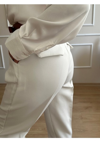 Kirli Beyaz Kemerli Pileli Havuç Pantolon fiyatları