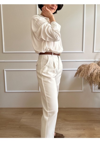 Kirli Beyaz Kemerli Pileli Havuç Pantolon fırsatları