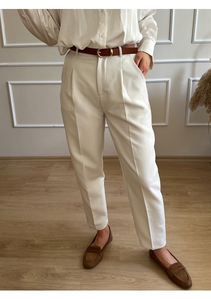 Kirli Beyaz Kemerli Pileli Havuç Pantolon indirimleri