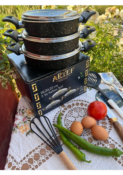 18/20/22CM 3' Lü Kapaklı Sahan Set