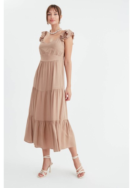 Kolları Volanlı Kat Kat Elbise modelleri