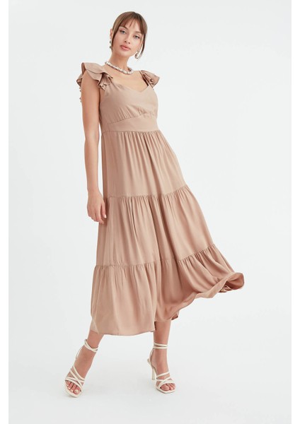 Kolları Volanlı Kat Kat Elbise fırsatları