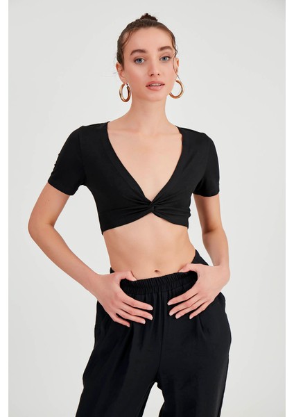 Dekolteli Büzgülü Crop Bluz