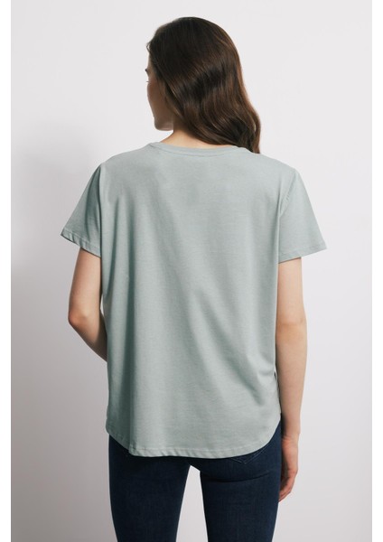 Kısa Kollu Asimetrik Kadın Tshirt modelleri