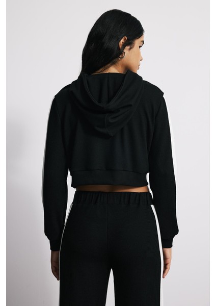 Kapüşonlu Dökümlü Crop Sweatshirt fiyatları