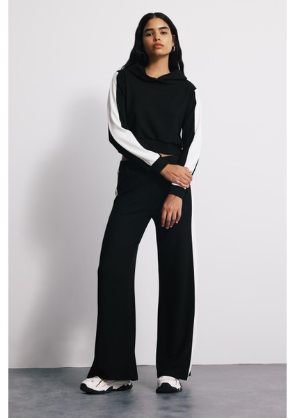 Kapüşonlu Dökümlü Crop Sweatshirt fırsatları