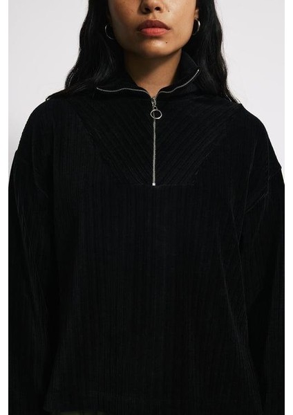 Dik Yaka Fermuarlı Kadife Sweatshirt indirimleri