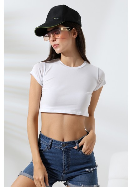 Bisiklet Yaka Kompakt Penye Esnek Kumaş Crop T-Shirt 21750 Beyaz modelleri
