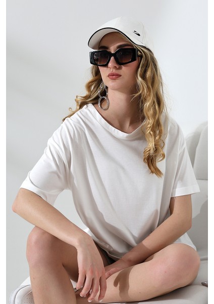Oversize Bisiklet Yaka Pamuk Penye Kompakt Basic T-Shirt 21752 Beyaz