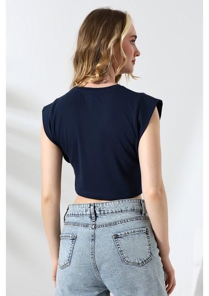 Dik Omuzlu Kol Detaylı Esnek Penye Kompakt Crop T-Shirt 21670 Lacivert fırsatları