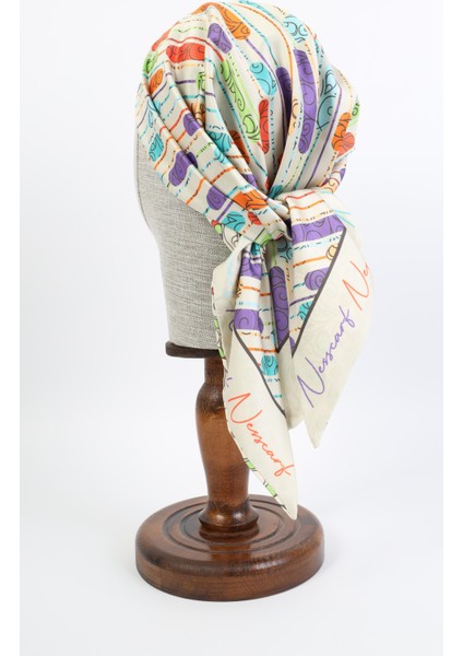 Çift Desenli Krem Üçgen Bandana