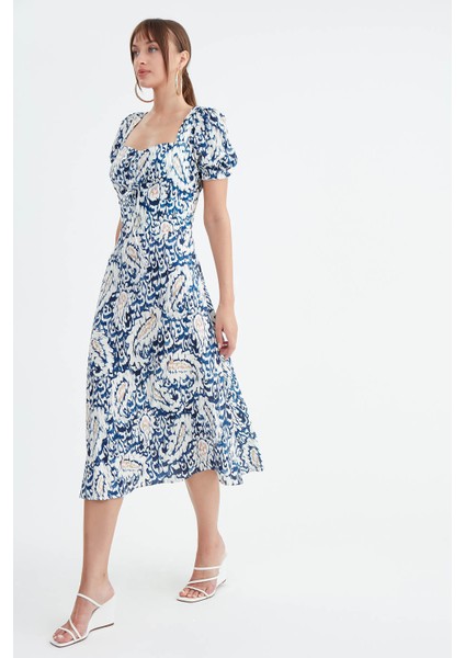 Önü Büzgülü Desenli Elbise fırsatları