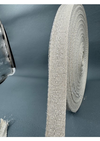 2 cm Gümüş Simli Balıksırtı Şerit-5 Metre