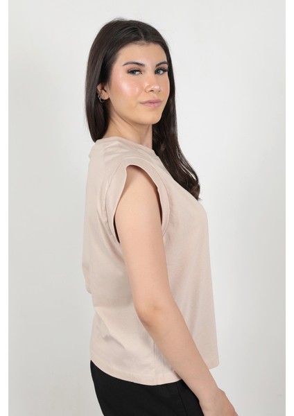 Kadın Kısa Kollu Bej T-Shirt %100 Pamuk Kolları Ribanalı Bisiklet Yaka - 24503