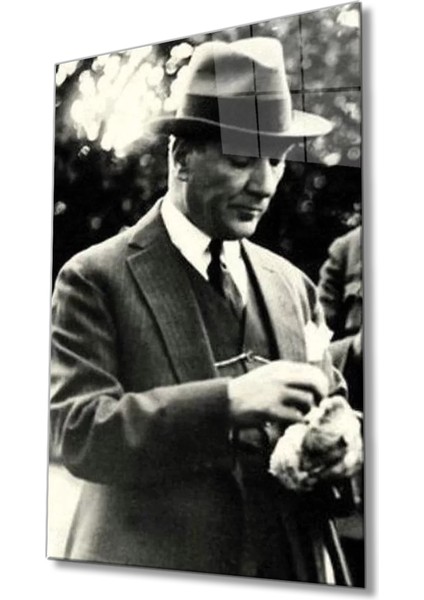 Atatürk Cam Tablo