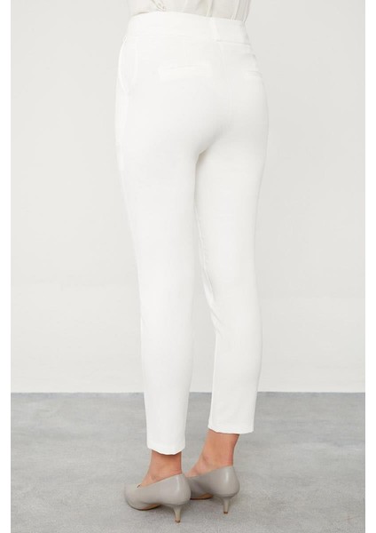 Ekru Cep Detaylı Bilek Boy Pantolon modelleri